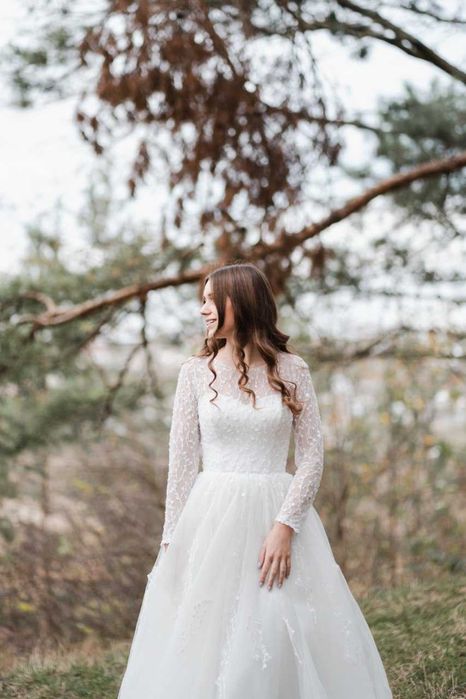 Весільня сукня з мереживом