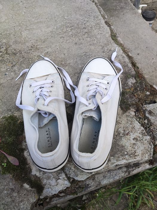 Жіночки чи черевики sinsay 40 розмір білі кеди