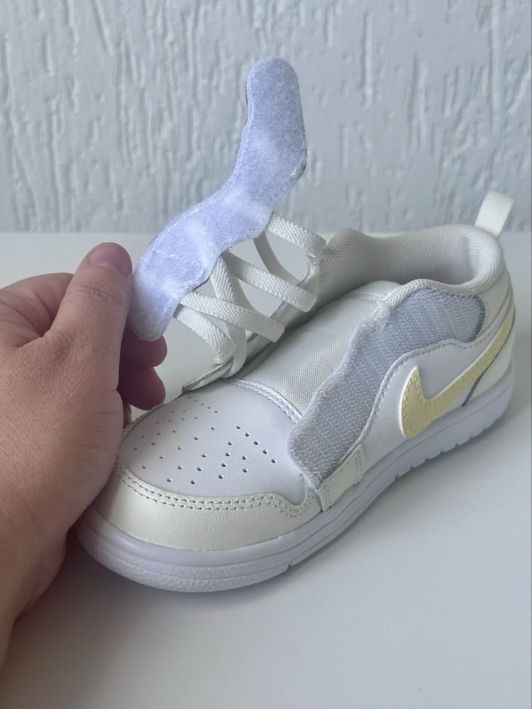 27 р, 17.5 см. устілка. Дитячі кросівки Nike, оригінал