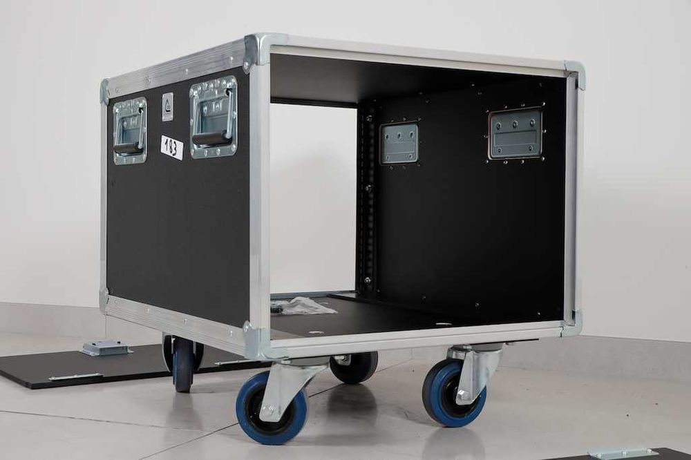 Rack Speedy-BOX 19" - 8U - Com Rodas - Profundidade 550mm