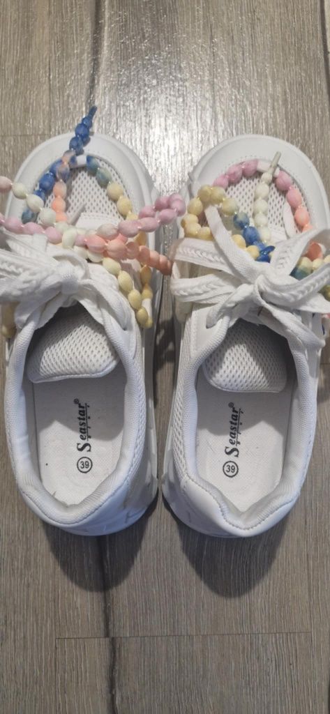 Lekkie damskie buty r 39
