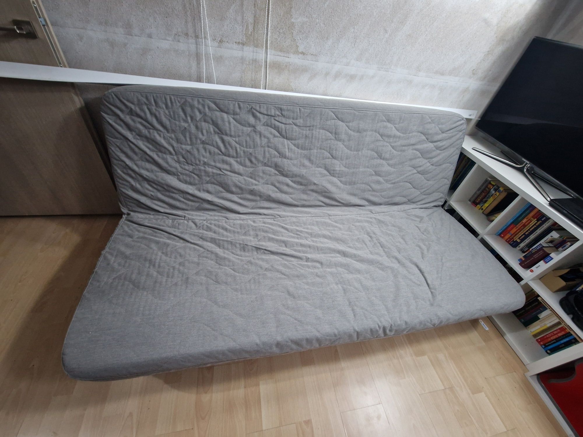 Sofa dwuosobowa Ikea 140x 200 rozkładana  z pojemnikiem