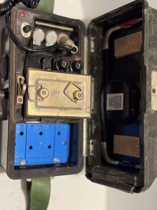 Полевой телефон RFT FF-63 (ГДР). Оригинал, бакелит, кривошип, ремень