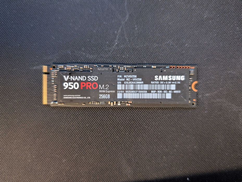 Pakiet Dwóch komputerów stacjonarnych PC