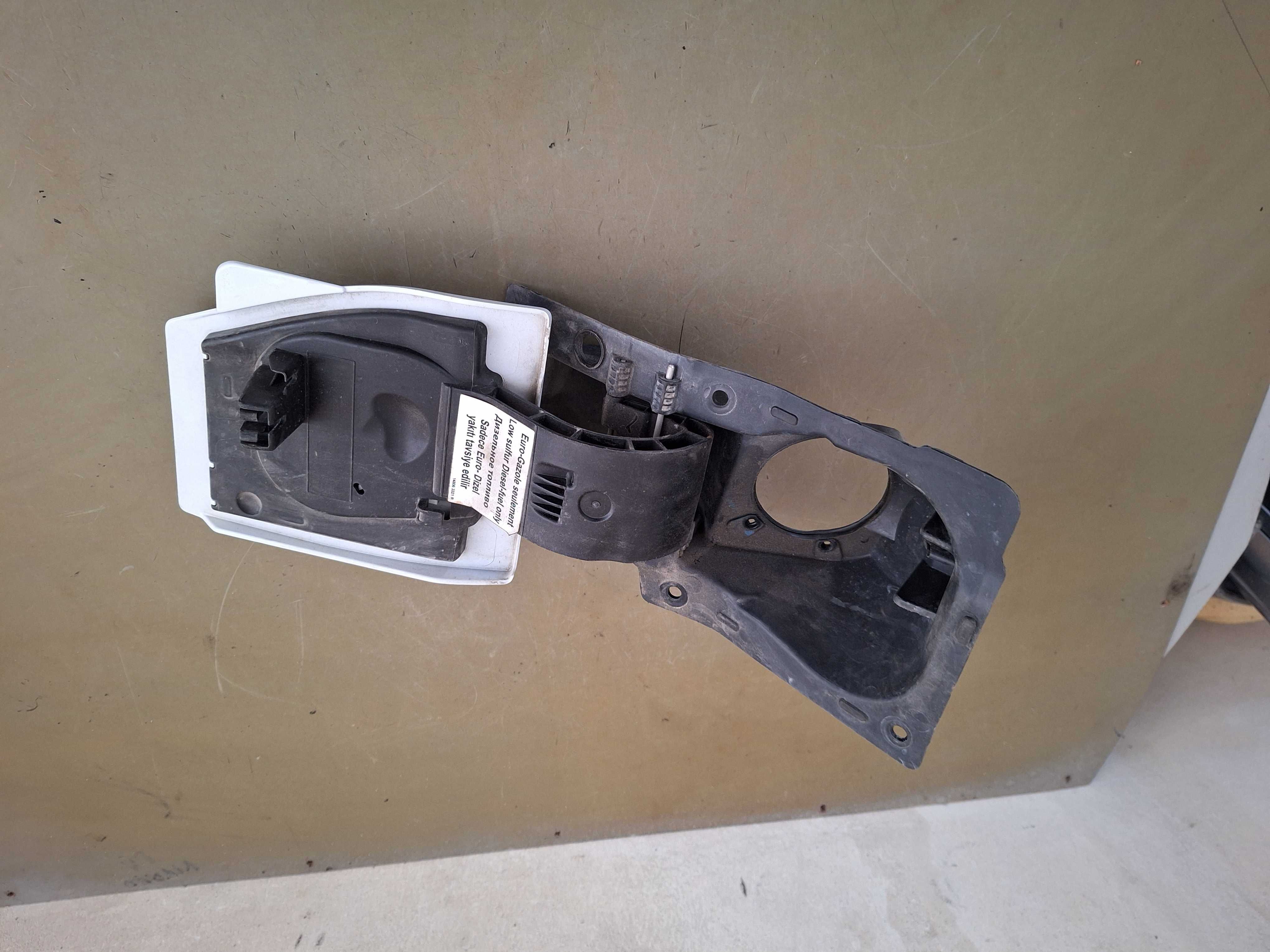 Opel Vivaro B Trafic III nv300 KLAPKA WLEWU PALIWA