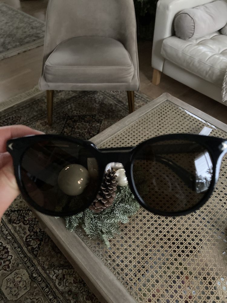 Okulary przeciwsłoneczne marki Givenchy