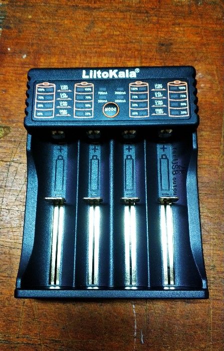 Зарядка (зарядное устройство) Литокала LiitoKala 402. 18650 Cd, Ni-Mh