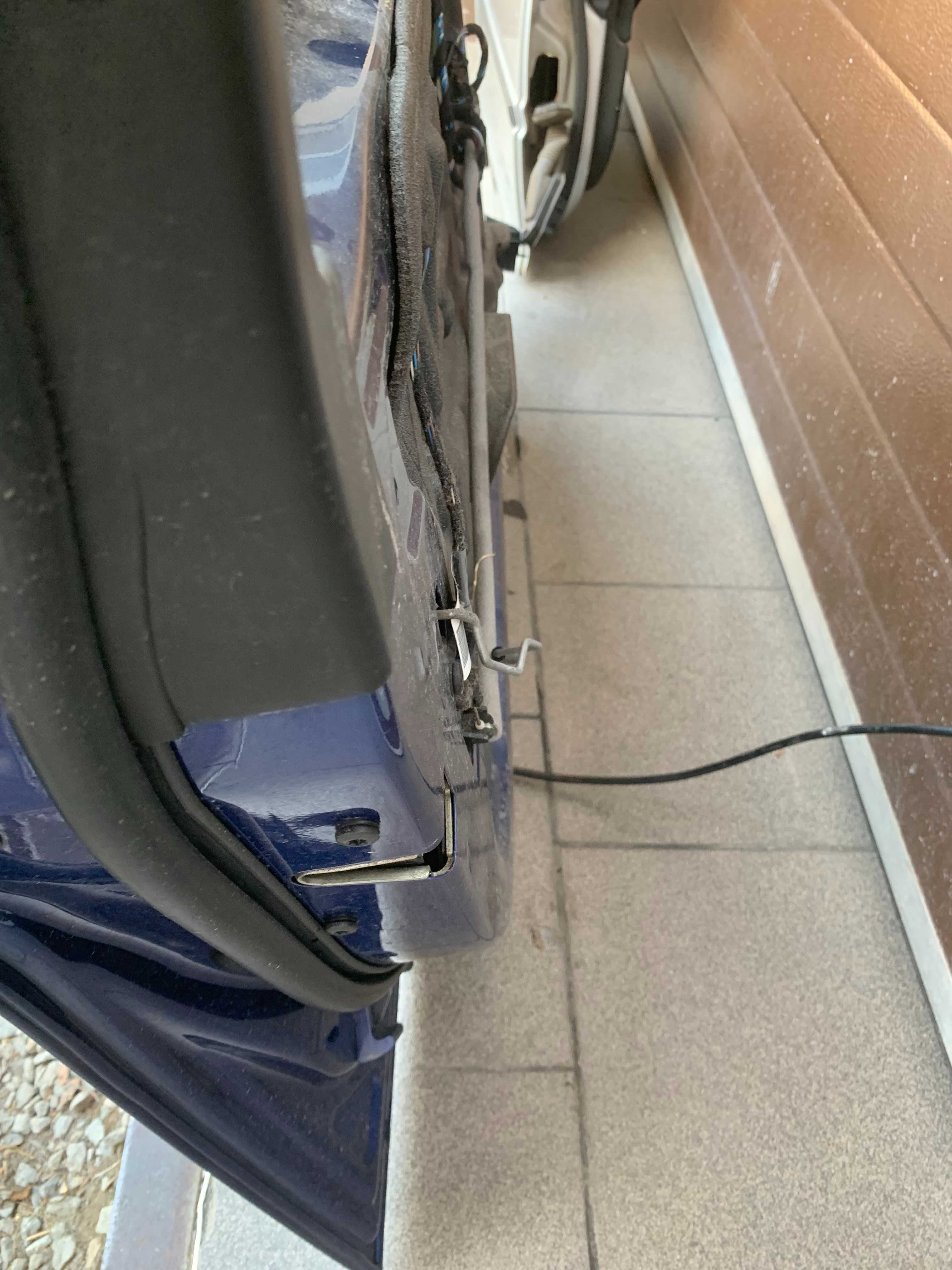 Bmw 3 e90 e91 drzwi lewe lewy przód kompletne Europa MONTEGOBLAU A51