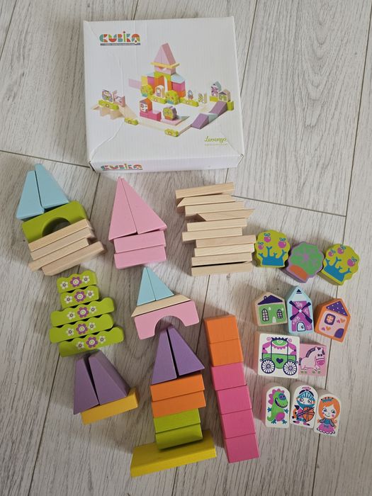 Продам дерев'яний конструктор Містечко для дівчаток