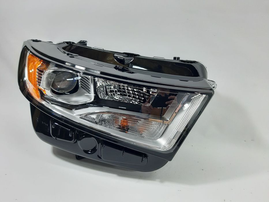 Фара передня права Ford Edge 2015-2018 (FT4Z13008L)