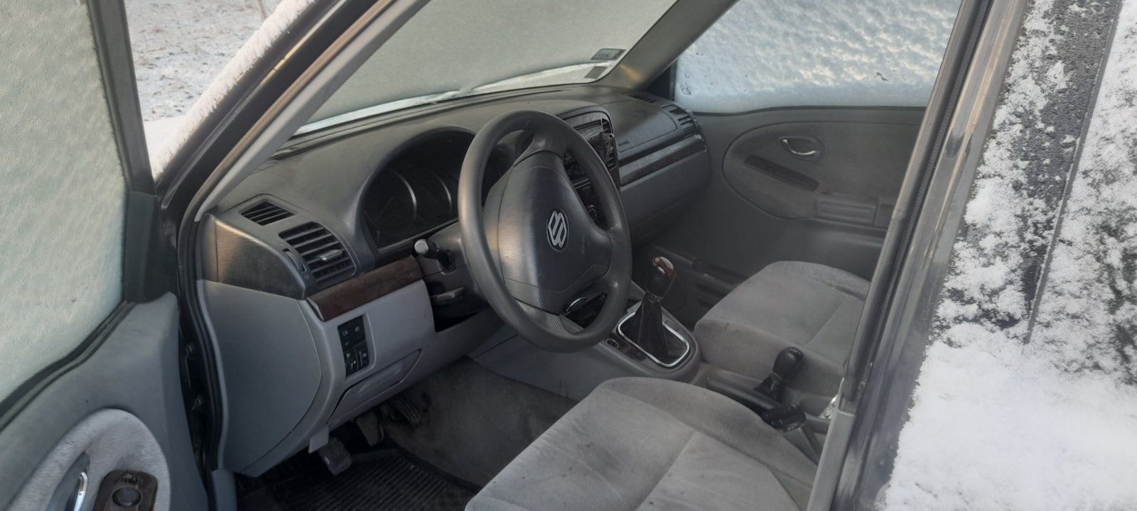 Авто на бляхах Suzuki Grand Vitara