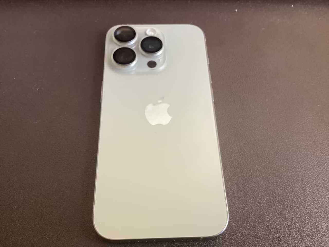 Telefon Apple iPhone 15 Pro 256GB Silver – stan super, komplet