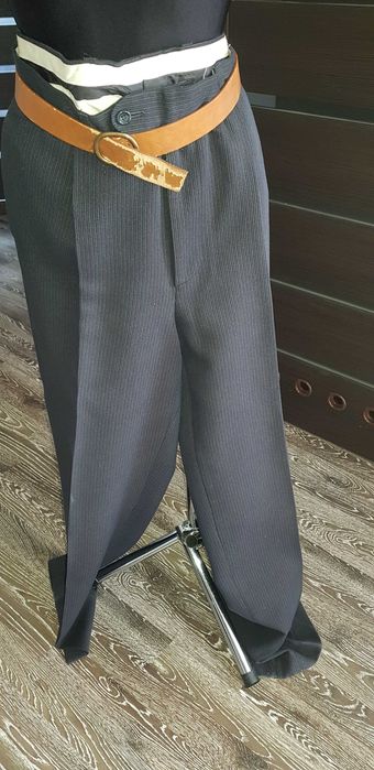 Garnitur męski trzyczęściowy firmy Sunset Suits 194/124/114