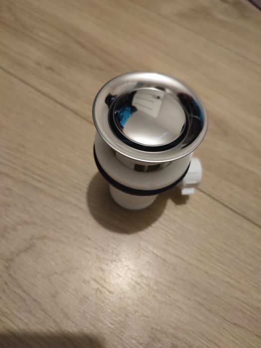 Umywalka nablatowa slim r