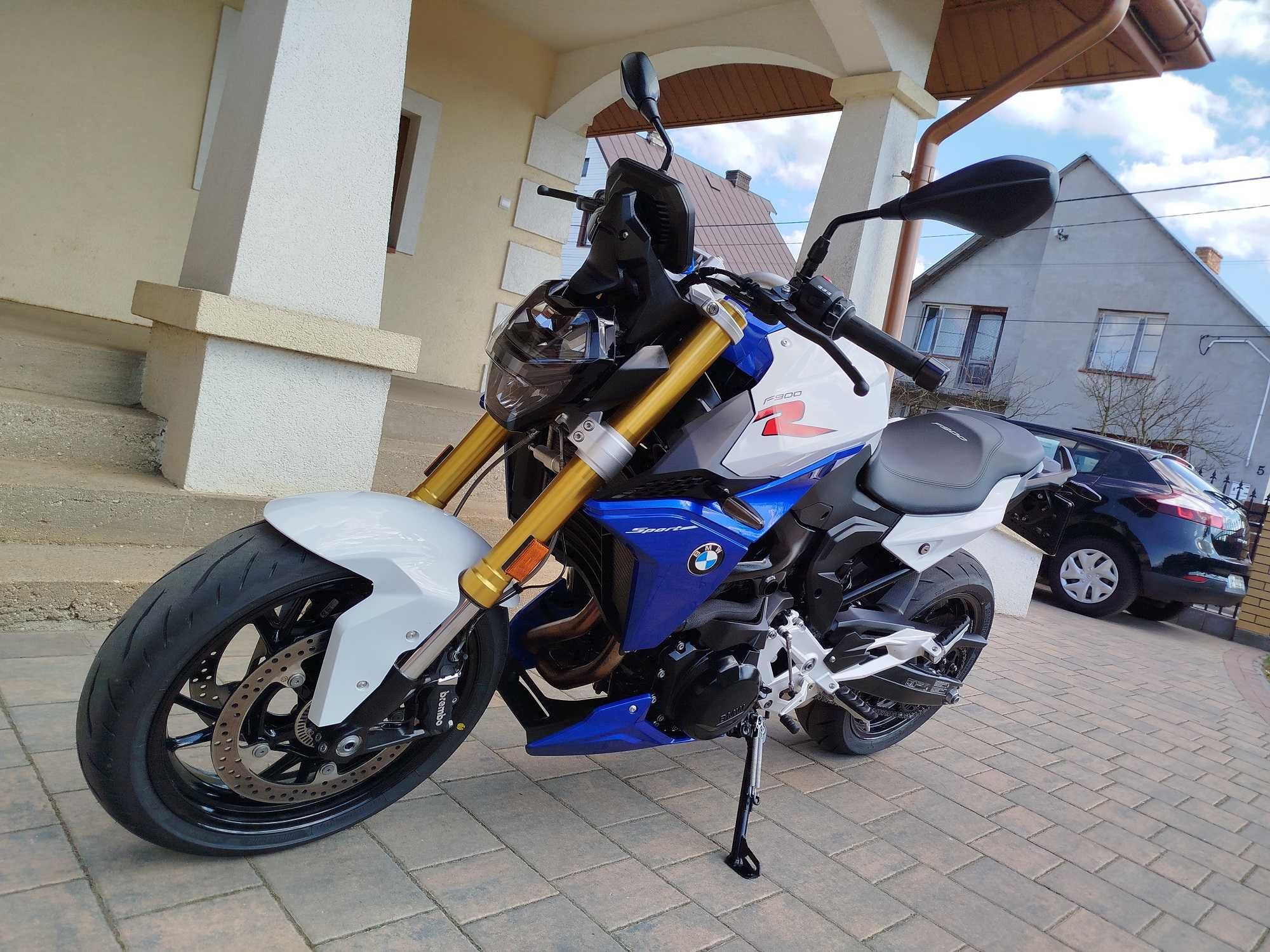 BMW F900 R, rok 2022