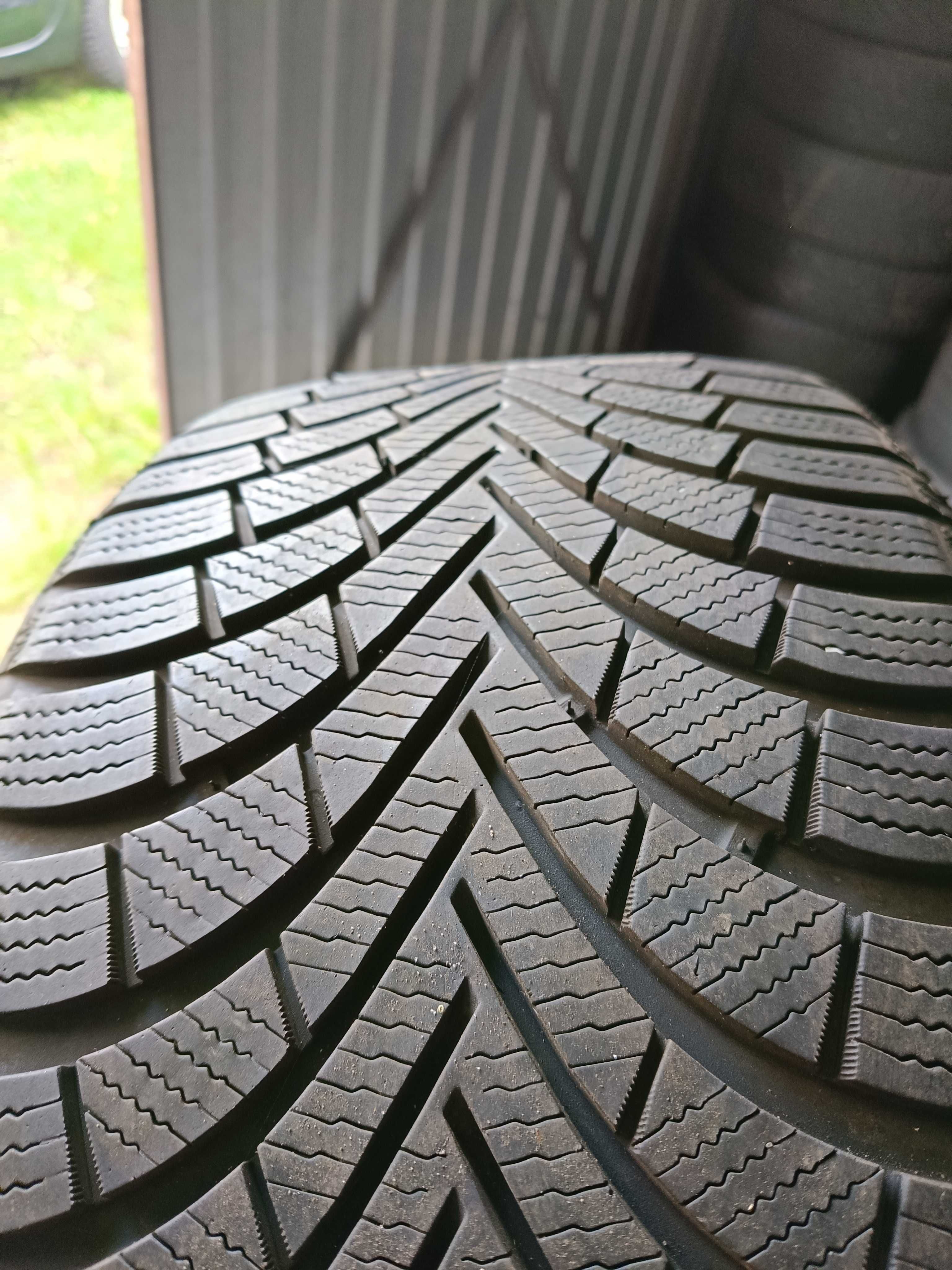 Komplet opon zimowych Maxxis Premitra Snow 235.45.18 JAK NOWE, OKAZJA