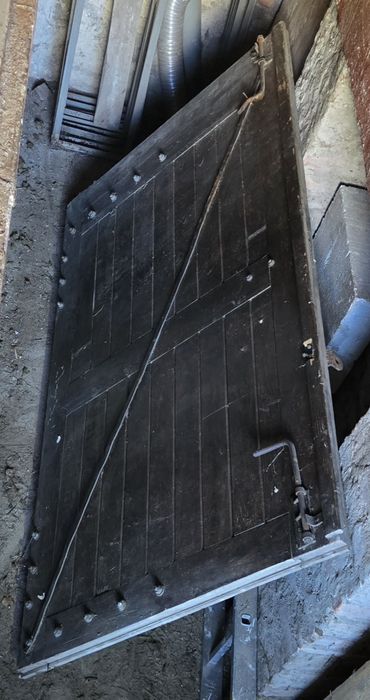 Drzwi garażowe używane