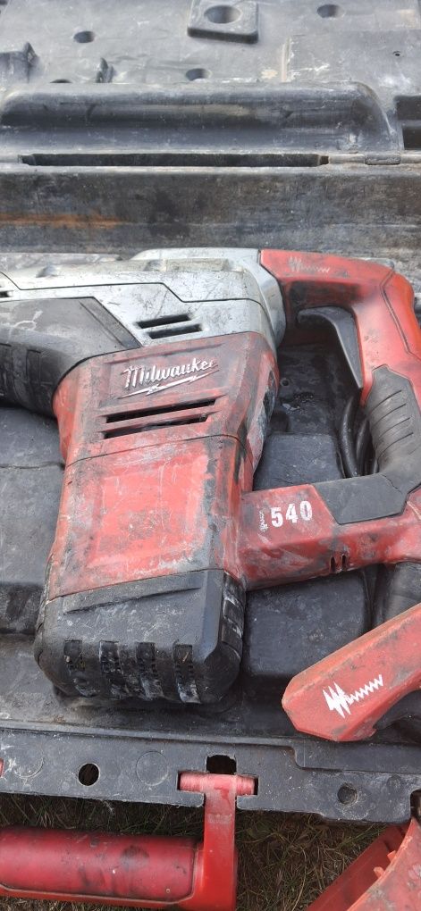 Mlot Milwaukee K540S