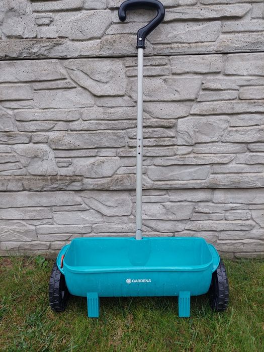 Siewnik ogrodowy firmy Gardena siewnik do trawy nawozu