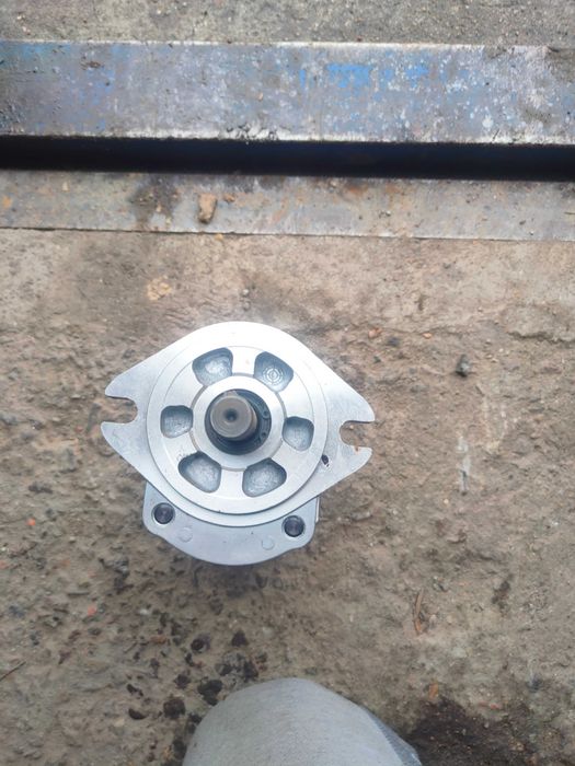 Pompa hydrauliczna do minikoparki Hanix, Kubota