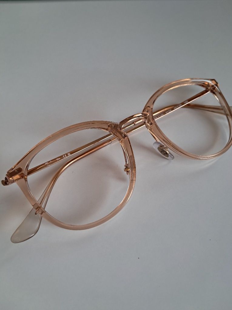Okulary korekcyjne damskie marki Ray Ban