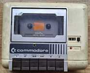 Magnetofon Commodore 64 oryginał DO NAPRAWY