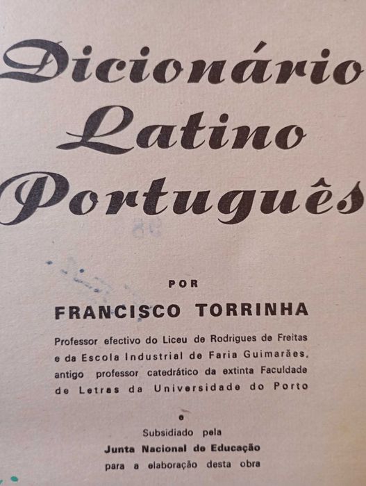 Dicionário Latino Português poe Francisco Torrinha