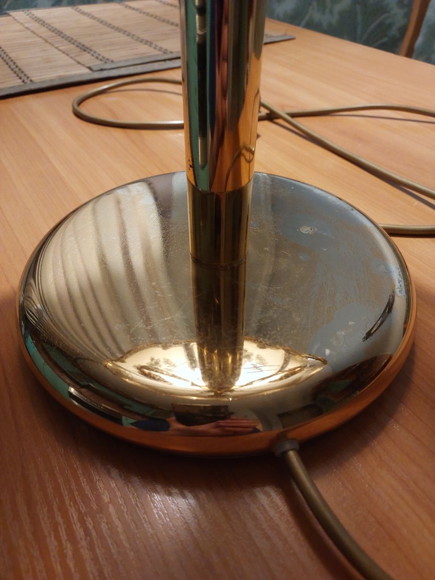 Lampa metalowa ze szklanym kloszem