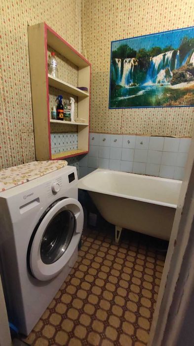 Здається 2х кімнатна квартира в м-ні Артема, простий стан, все є. ЗСУ+