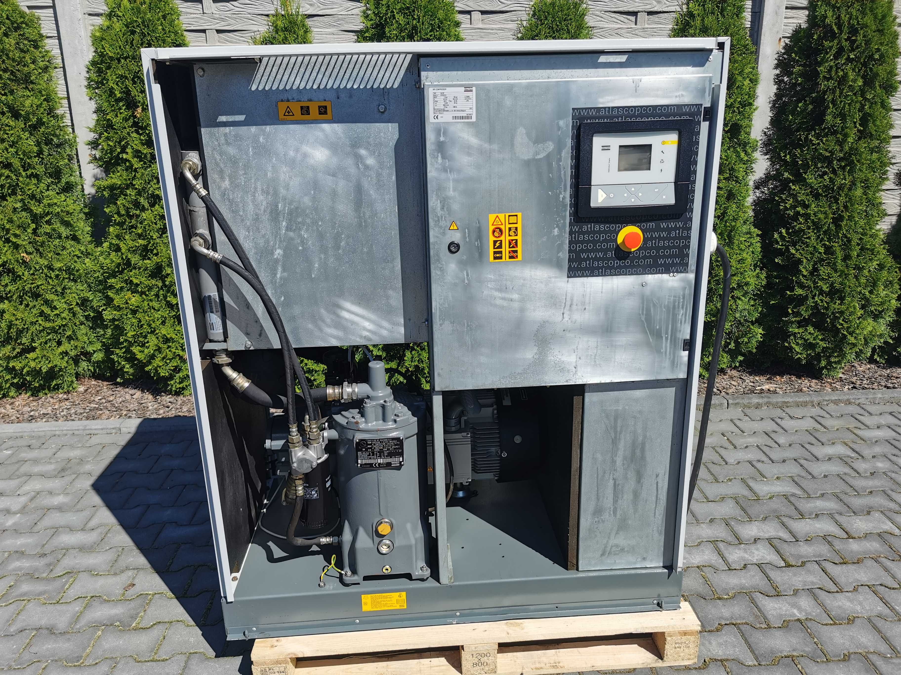 Kompresor 15kw 2800L/mi Sprężarka śrubowa Atlas Copco GA15FF  OSUSZACZ