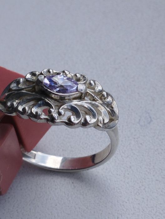 Продам серебряное кольцо.
