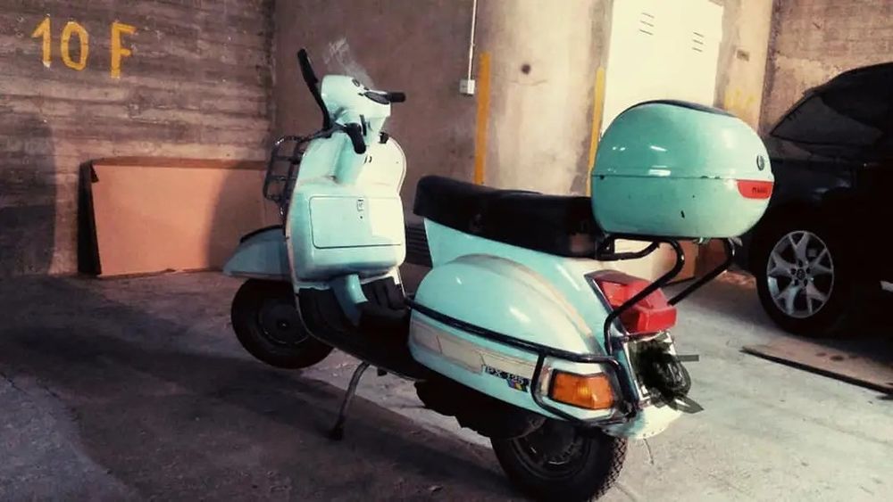 Vendo Vespa Piaggio 125 PXE (1982) clássico em excelente estado