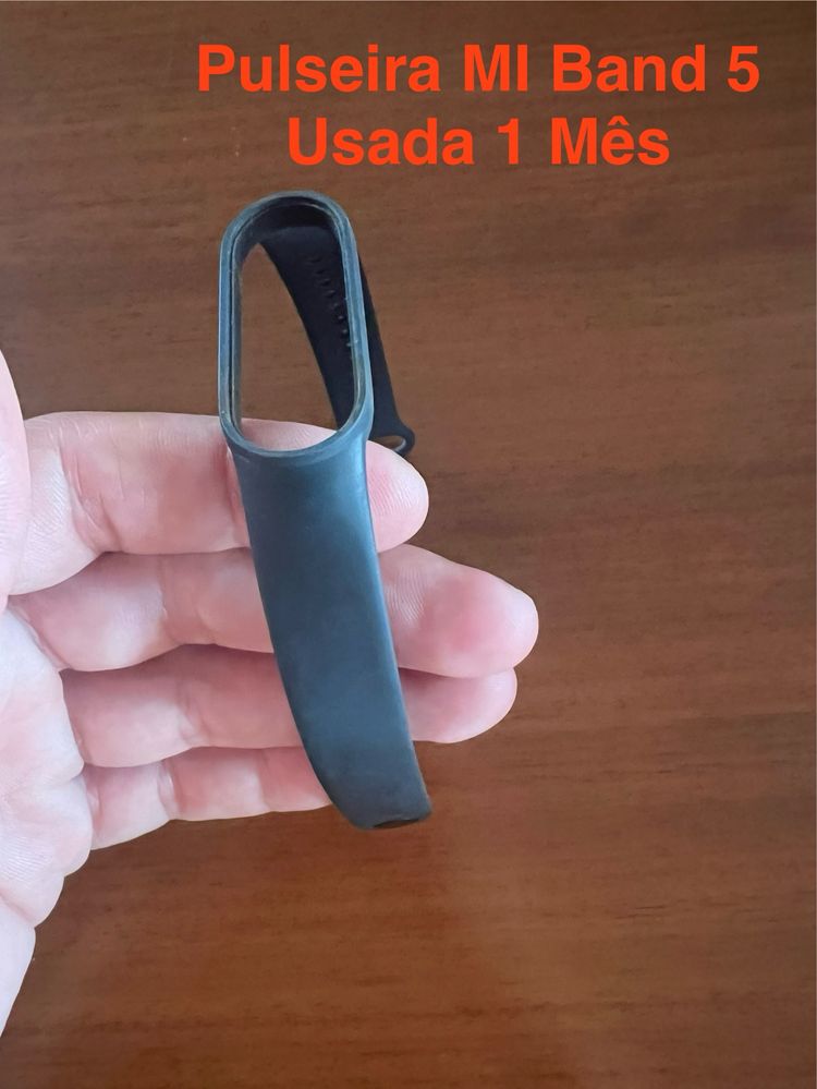 Vendo  2 Pulseiras e carregador para o MI Band 5
