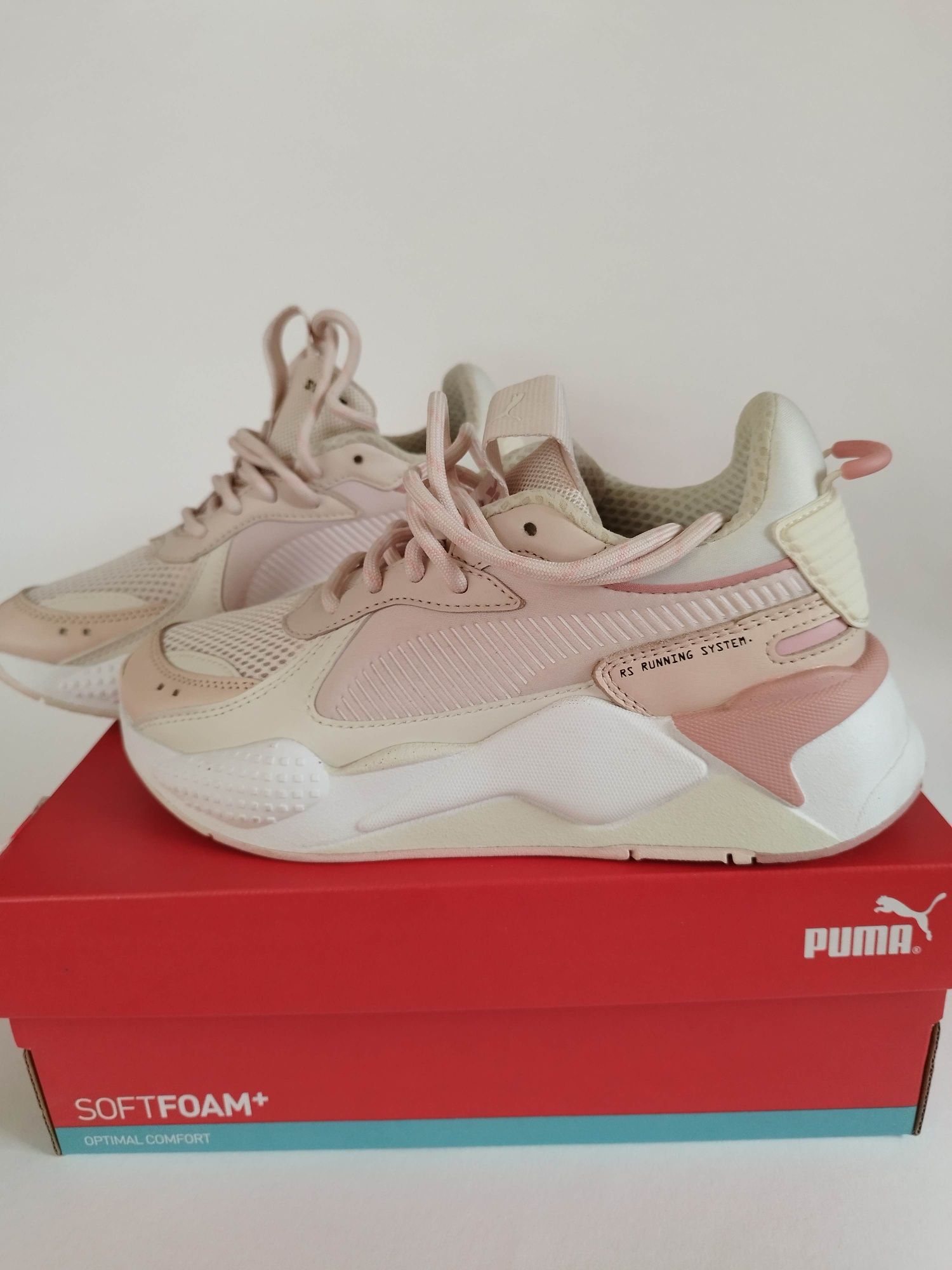 Взуті 1 раз, р.36, Жіночі кросівки Puma