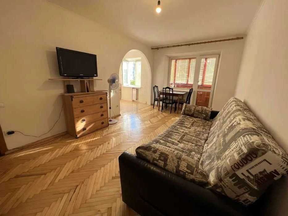 Орегдп трикімнатної квартири , Вул. Светлова 3