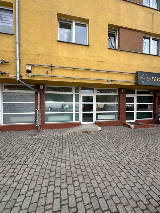 lokal z witryną od ulicy do wynajęcia