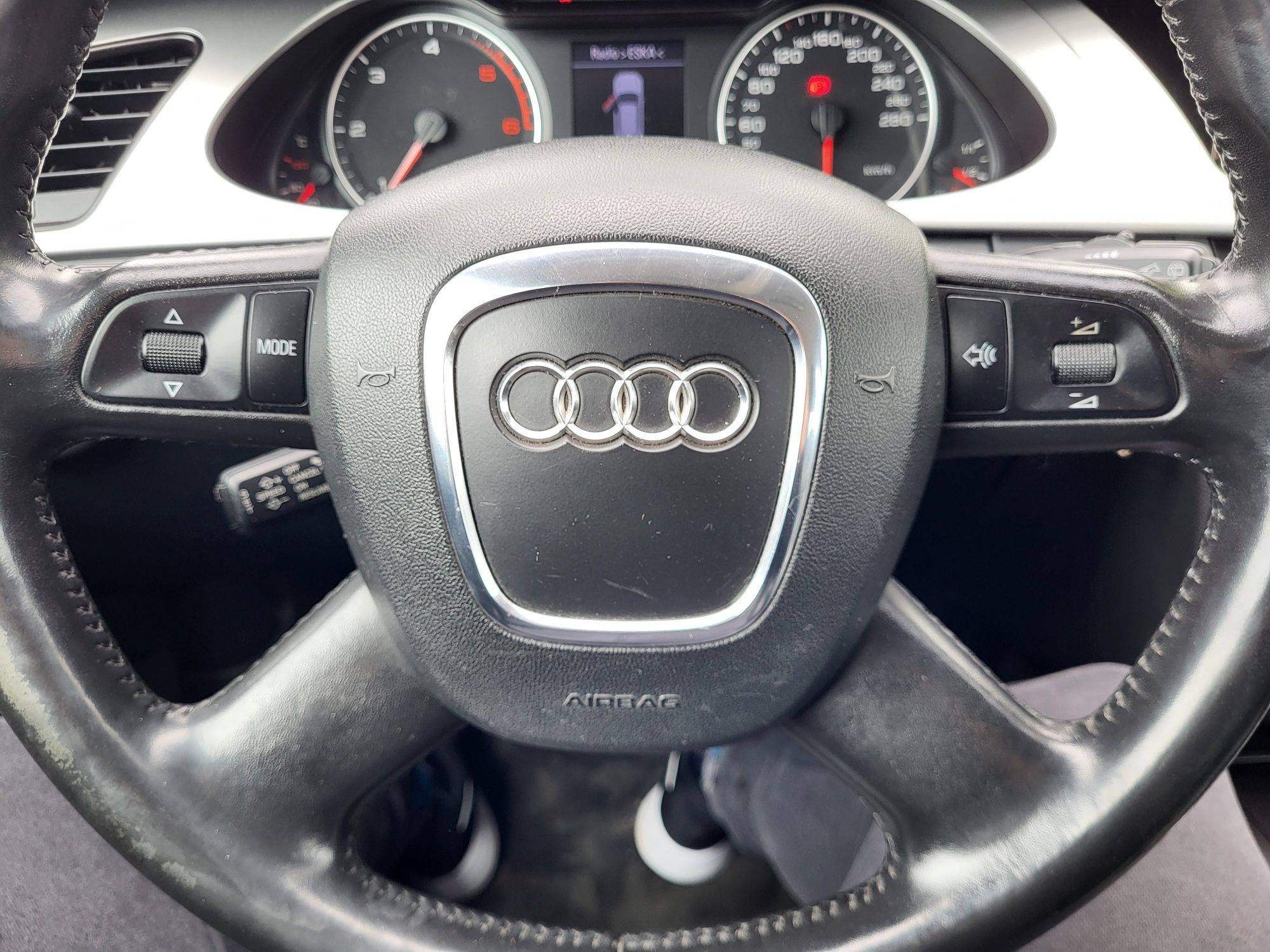 Audi A4 B8 Avant 2.0 tdi 136km