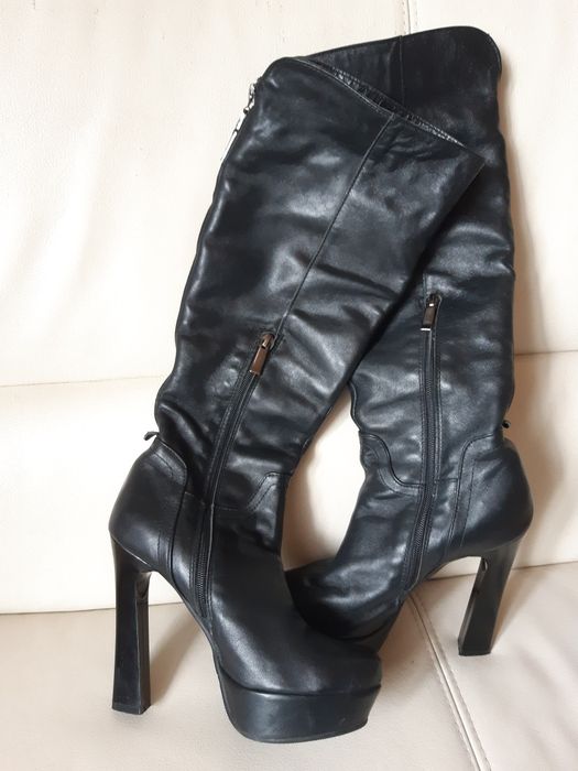 Сапожки шкіряні в ідеальному стані  (Весна-Осінь)