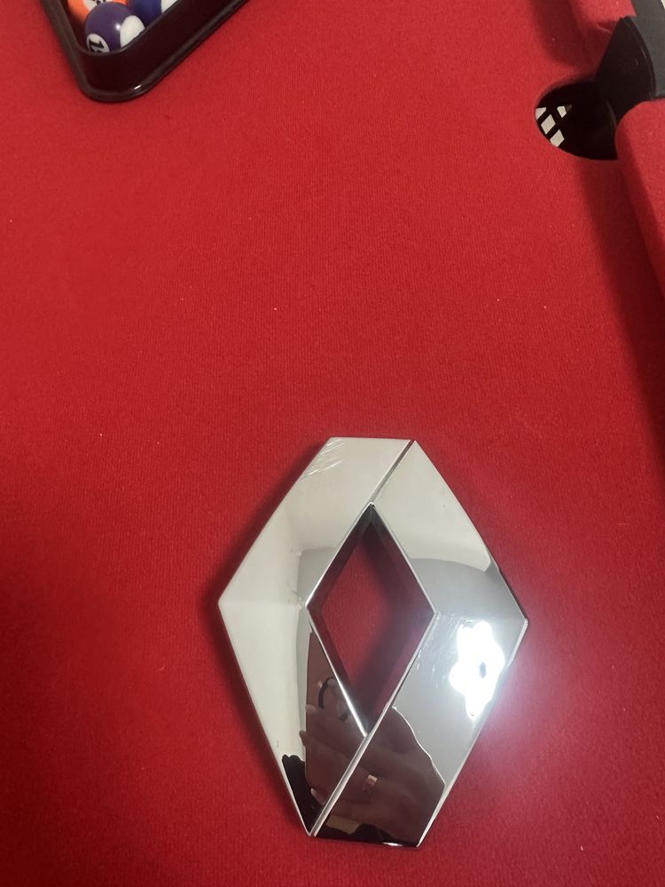 Емблема Renault(90889 0837R )