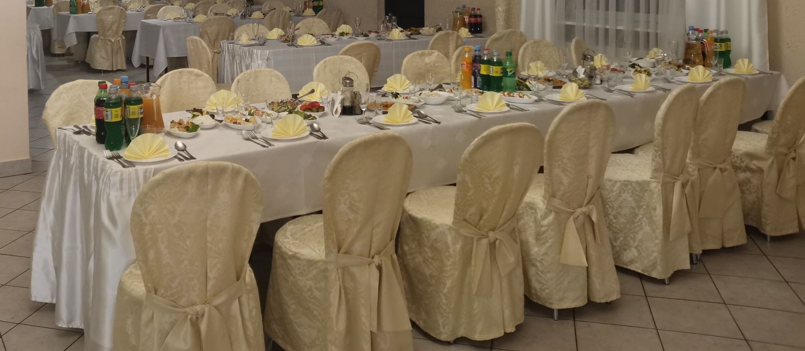 Pokrowce na krzesła typu tulipan