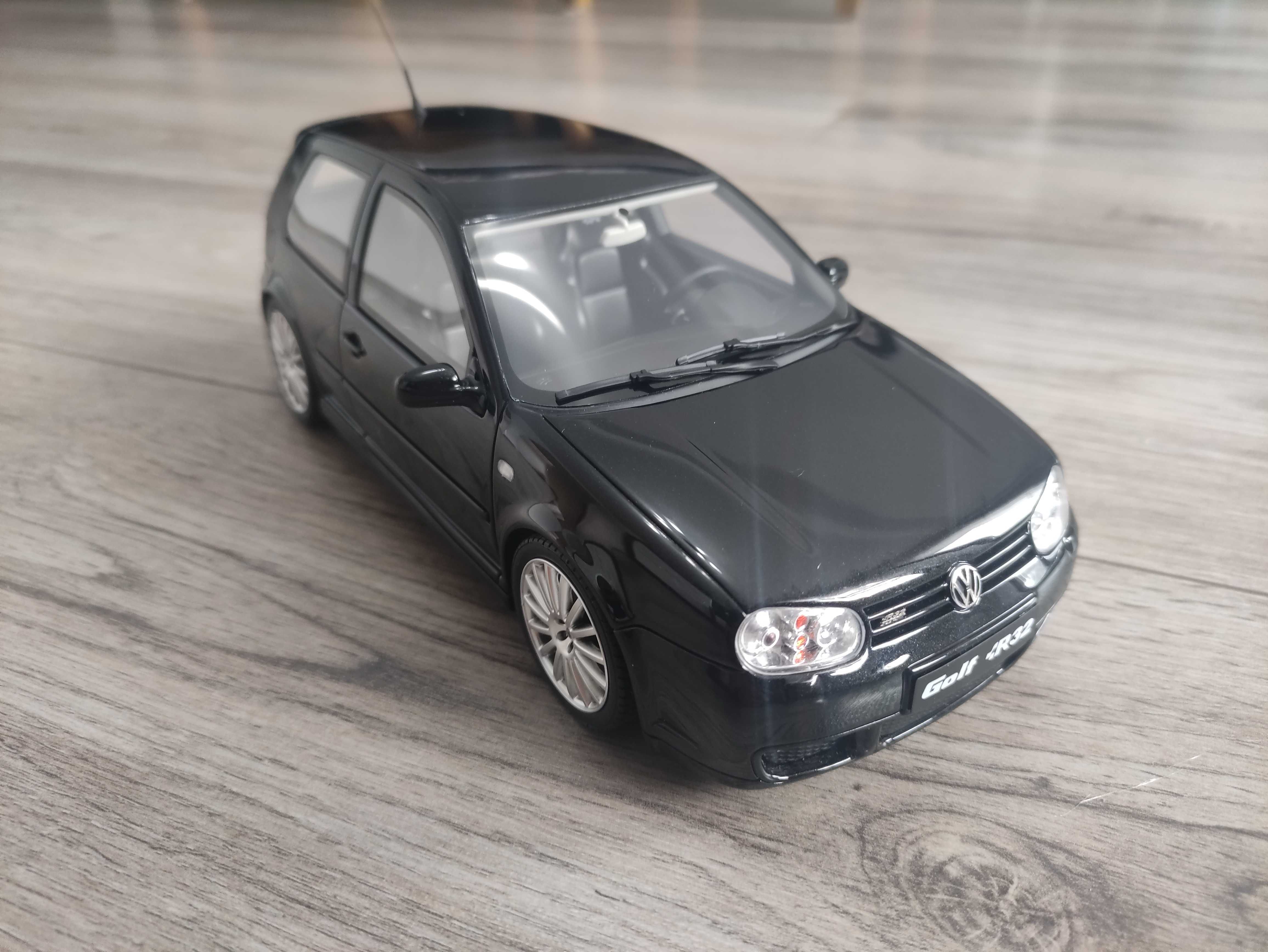 Volkswagen Golf IV R32 model 1/18 OTTO OT964 UVI Nowy