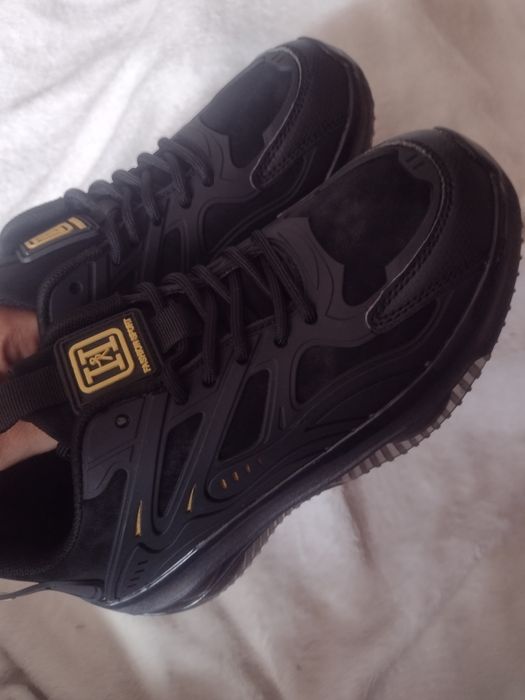 38р.\24,5см. Осінні кросівки на хлопчика підліткові