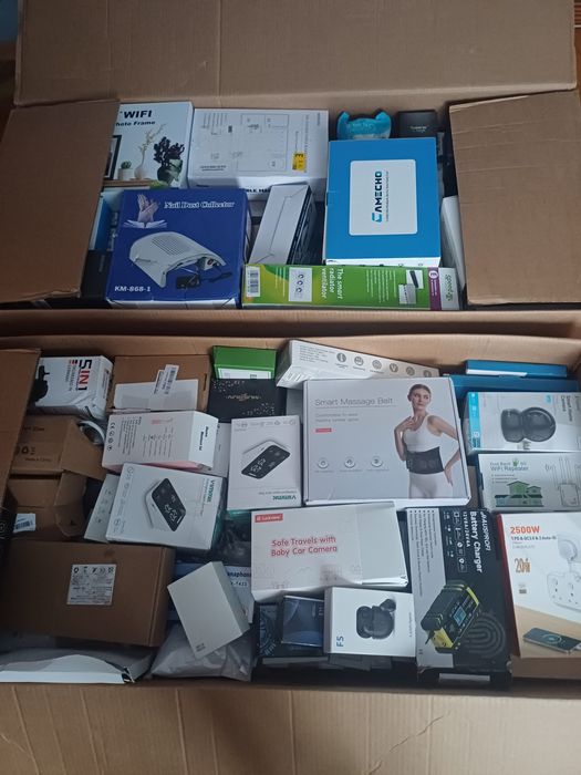 Boxy z elektroniką z Amazon