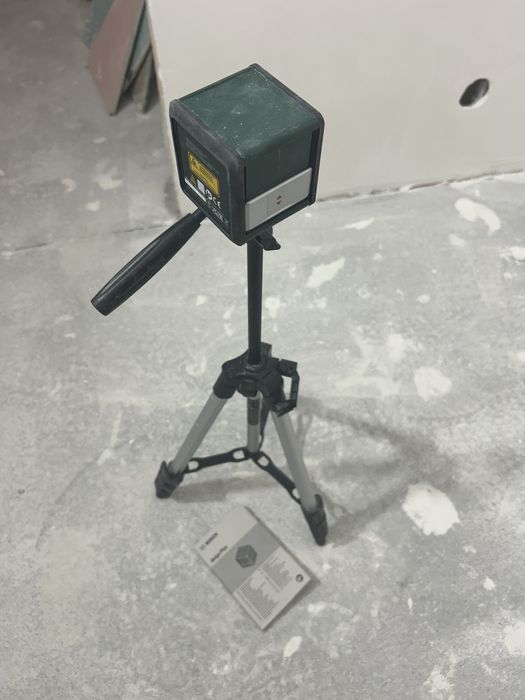 Laser krzyżowy Quigo Bosch + statyw