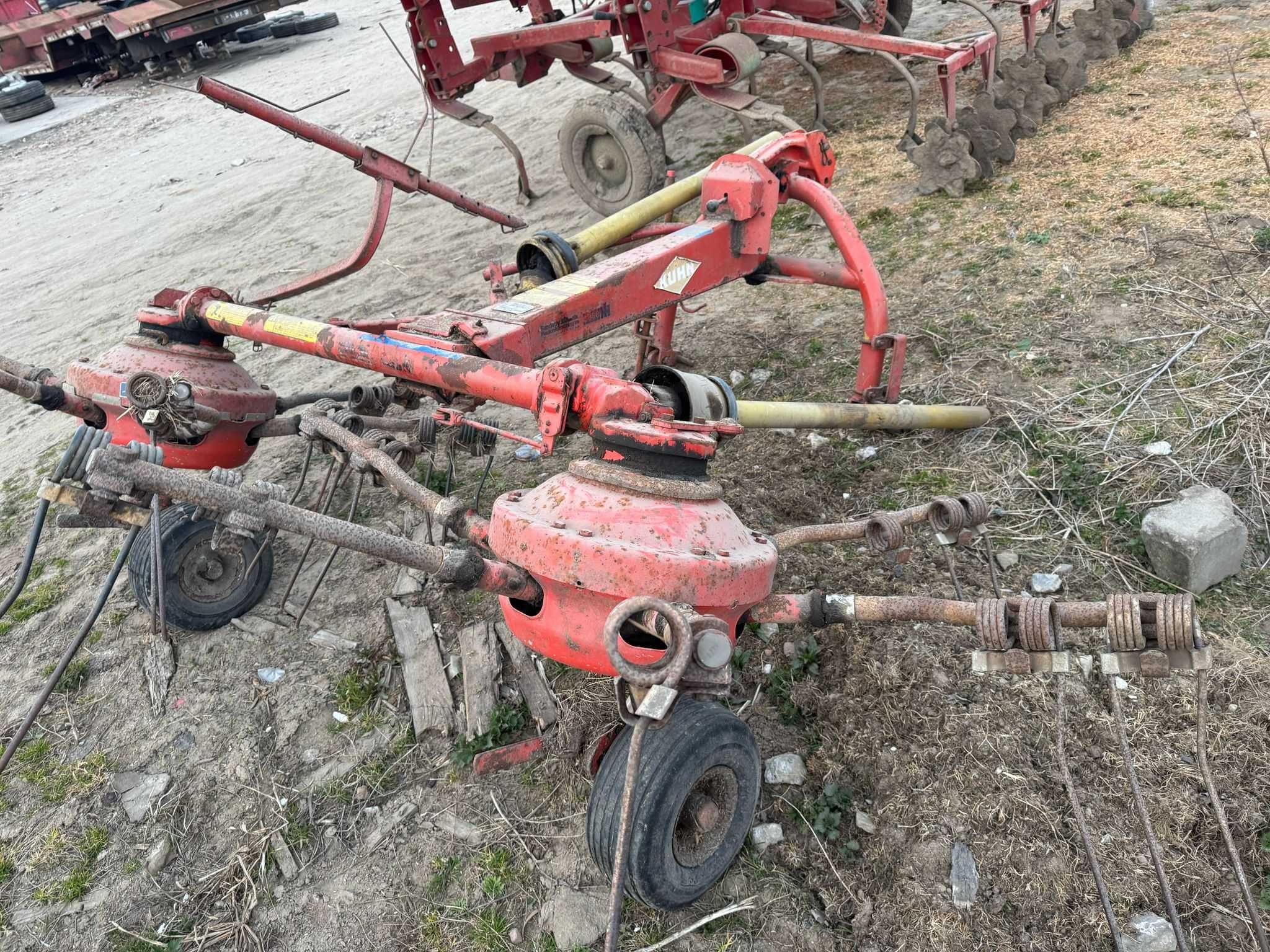 przetrzasarka przewracarka do siana kuhn