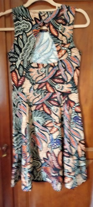 Vestidos Vários S/L