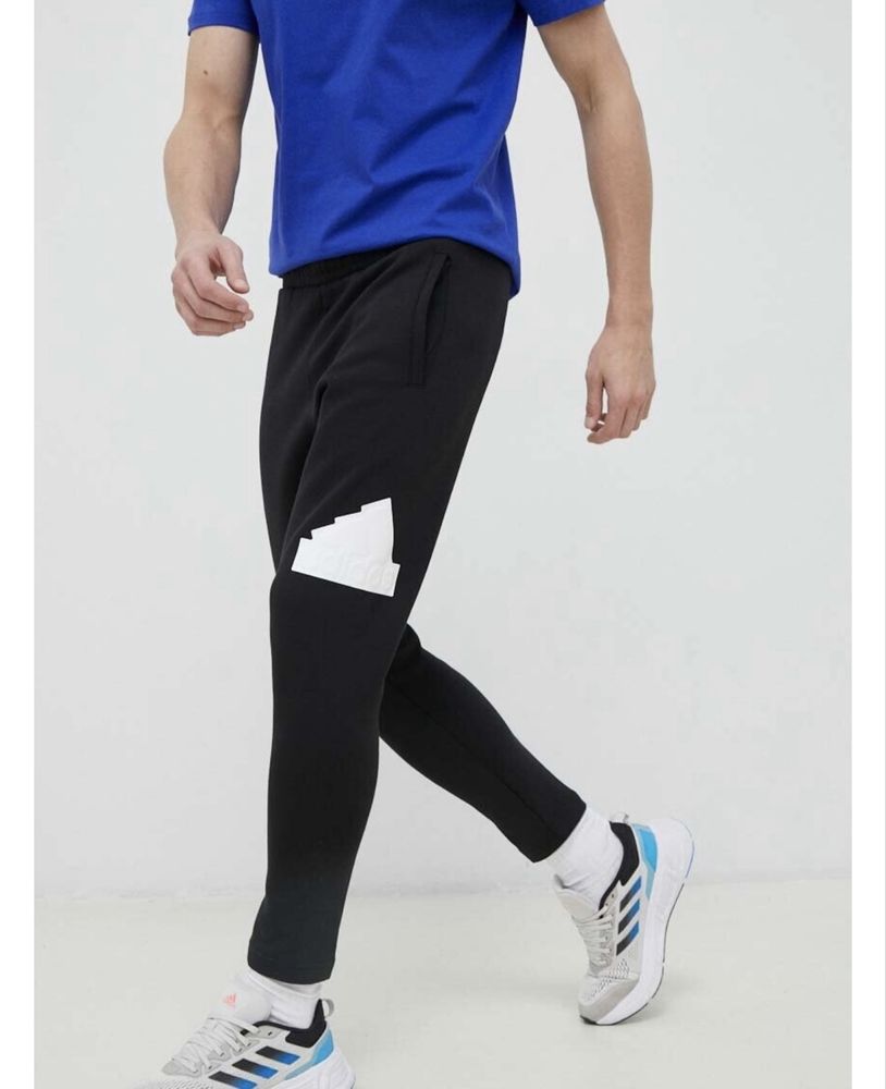 Спортивні штани adidas артикул IC3759