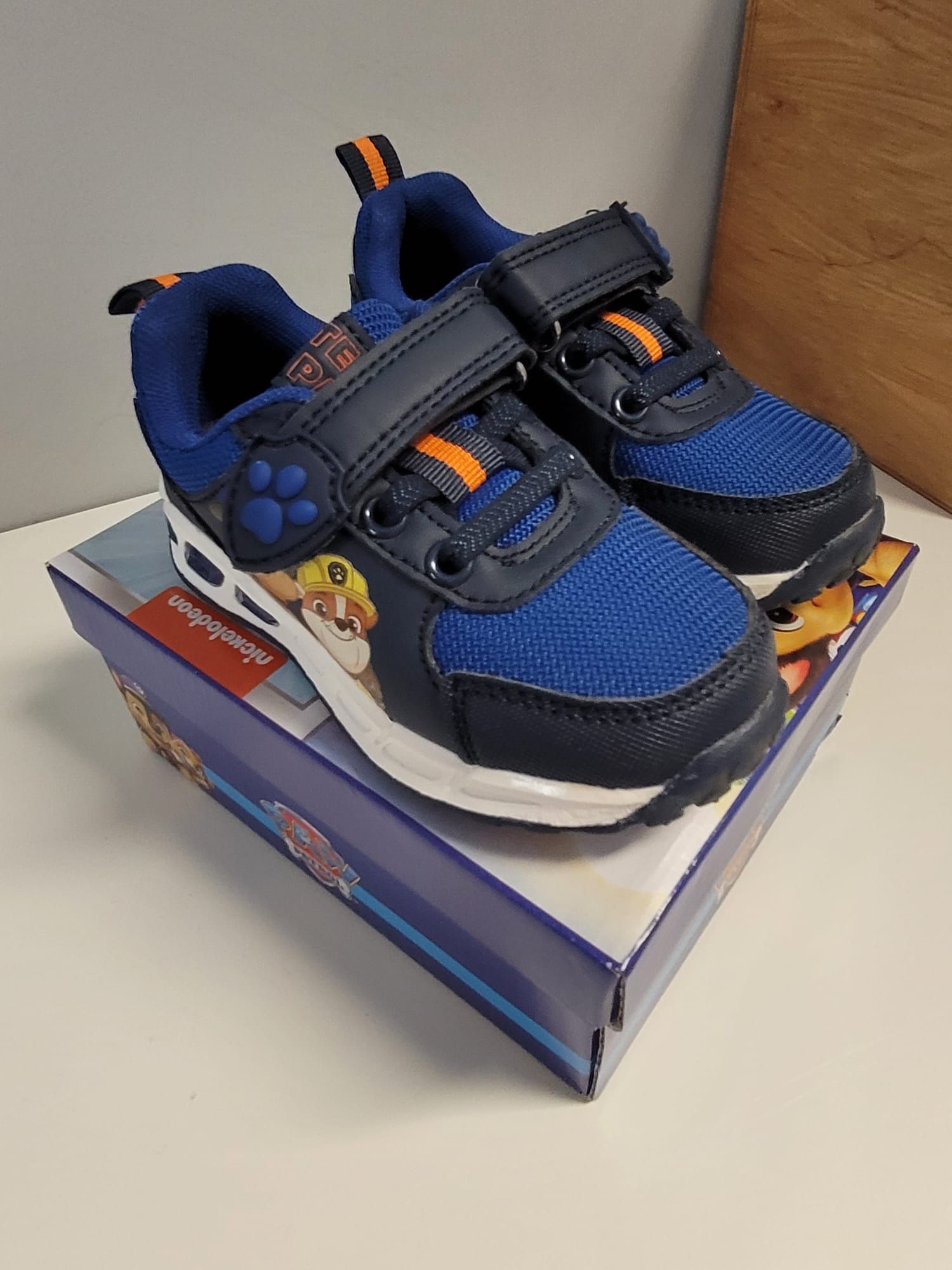 Buty Psi Patrol roz. 24 świecące