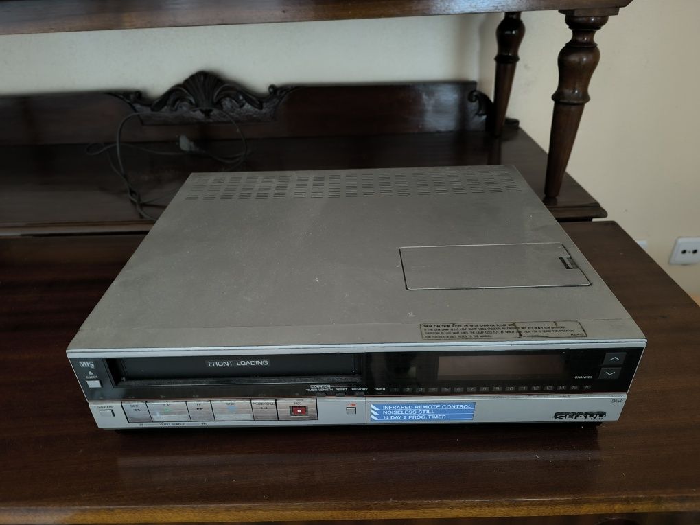 Leitor VHS da marca sharp