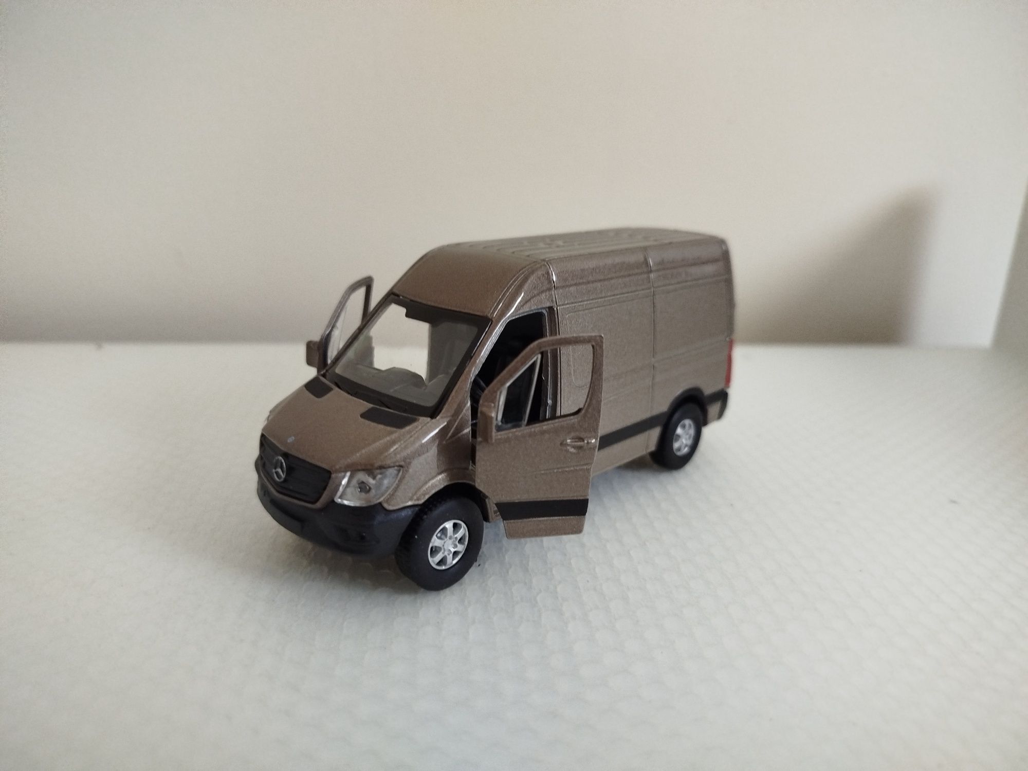 Miniatura Mercedes Sprinter 1/43 Nova